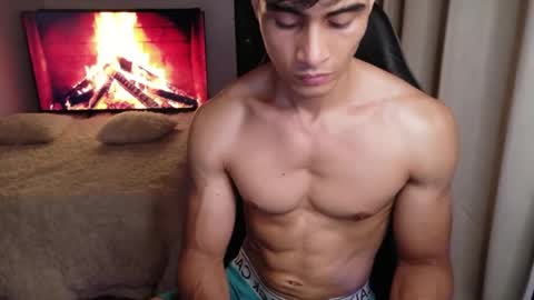 stylish man online show from 6, 5, 2026