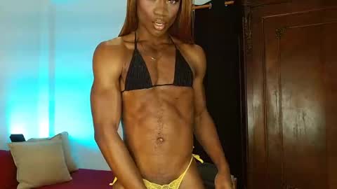 Snapshot of suannyklatten_ chatting on 16, 12, 2025 Suanny Klatten It is my account independent online show from 16, 12, 2025