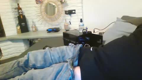 Snapshot of submissivguy chatting on 17, 12, 2024 submissivguy online show from 17, 12, 2024