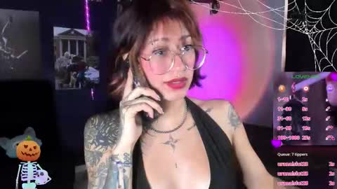 Snapshot of succubus_girl_ chatting on 4, 10, 2025 Alexy online show from 4, 10, 2025