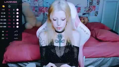 Snapshot of succubus_leslie chatting on 18, 3, 2026 succubus_leslie online show from 18, 3, 2026