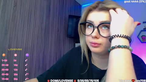 suchcute_ online show from 18, 2, 2026