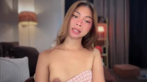 Snapshot of suckablechick chatting on 18, 5, 2026 Marry online show from 18, 5, 2026