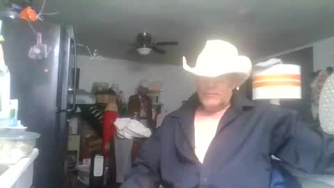 Snapshot of suckitu812 chatting on 2, 2, 2026 SUCKITU812 online show from 2, 2, 2026