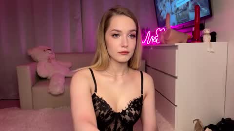 Snapshot of sue_star chatting on 24, 5, 2026 Emmy online show from 24, 5, 2026