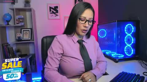 Snapshot of sue_wolls chatting on 12, 12, 2024 Andrea online show from 12, 12, 2024