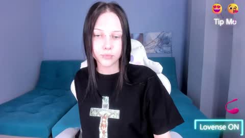 Snapshot of sugar_bunny_girl chatting on 4, 6, 2026 Ariana online show from 4, 6, 2026