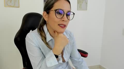 sugar_milff online show from 19, 12, 2024