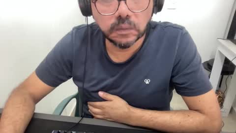 Snapshot of sugarhairybear chatting on 11, 1, 2026 Johnny online show from 11, 1, 2026