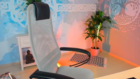 Vivien online show from 28, 12, 2024