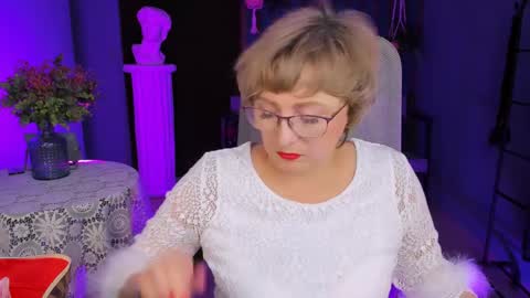 Vivien online show from 9, 1, 2025