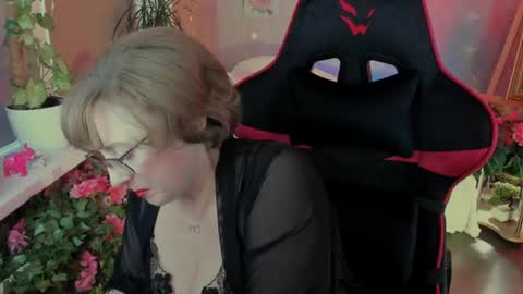 Vivien online show from 10, 6, 2026