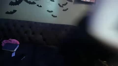 Sugary online show from 4, 3, 2025