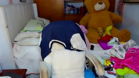 Cami   Back in 2 hours online show from 25, 12, 2024