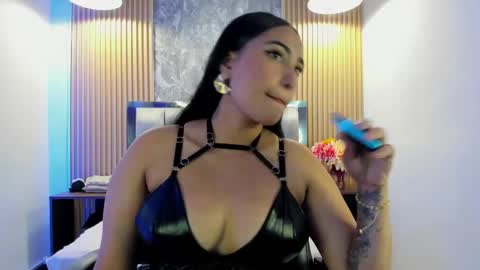 Snapshot of sulay_kim chatting on 5, 6, 2026 Sulay online show from 5, 6, 2026