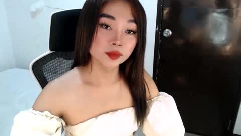 sultry cyramore online show from 12, 11, 2025