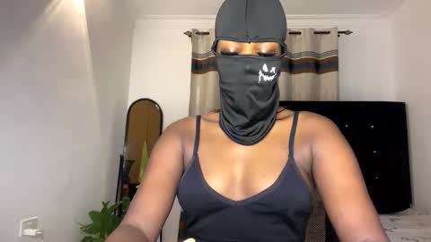 maskedtemptress online show from 24, 11, 2025