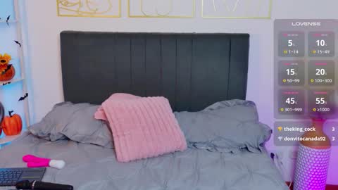 OnlyFans summer holiday online show from 22, 10, 2025