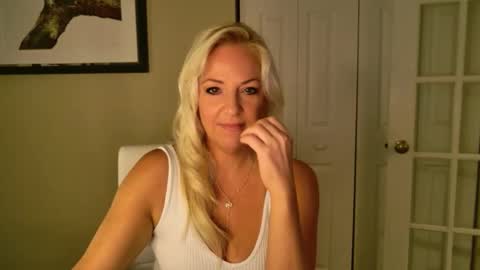 Snapshot of summerishotter chatting on 13, 9, 2025 Amber online show from 13, 9, 2025