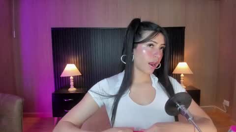 Snapshot of summerssangel chatting on 22, 9, 2025 - - online show from 22, 9, 2025