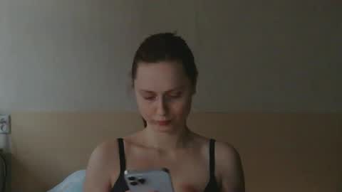 Snapshot of sun_sparkle chatting on 7, 5, 2026 Olivia online show from 7, 5, 2026