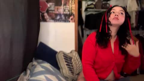 Snapshot of sunflowerxo chatting on 18, 12, 2025 Sofie online show from 18, 12, 2025