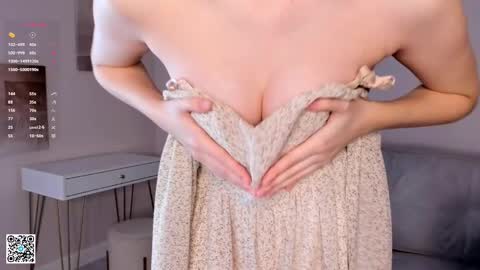 Snapshot of sunnmoonn chatting on 28, 2, 2025 Lily online show from 28, 2, 2025