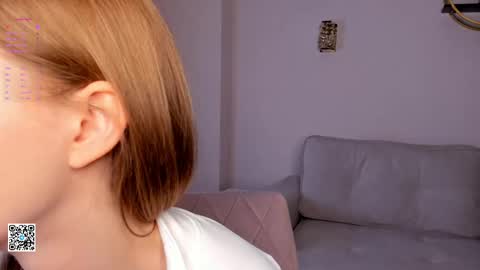 Snapshot of sunnmoonn chatting on 6, 3, 2025 Lily online show from 6, 3, 2025
