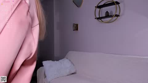 Snapshot of sunnmoonn chatting on 13, 9, 2025 Lily online show from 13, 9, 2025