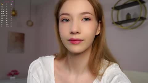 Snapshot of sunnmoonn chatting on 19, 9, 2025 Lily online show from 19, 9, 2025