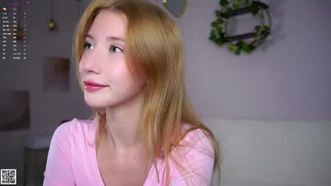 Snapshot of sunnmoonn chatting on 13, 10, 2025 Lily online show from 13, 10, 2025