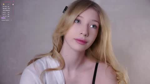 Snapshot of sunnmoonn chatting on 20, 5, 2026 Lily online show from 20, 5, 2026