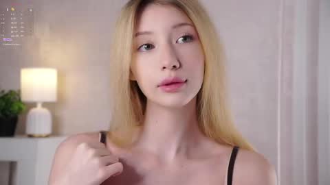 Snapshot of sunnmoonn chatting on 22, 5, 2026 Lily online show from 22, 5, 2026