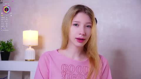 Snapshot of sunnmoonn chatting on 14, 6, 2026 Lily online show from 14, 6, 2026