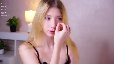 Snapshot of sunnmoonn chatting on 15, 6, 2026 Lily online show from 15, 6, 2026