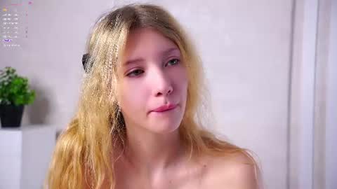 Snapshot of sunnmoonn chatting on 28, 6, 2026 Lily online show from 28, 6, 2026