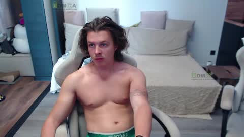 Snapshot of sunny1girl chatting on 11, 6, 2026 Alice and Sergey online show from 11, 6, 2026
