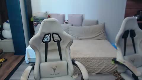 Snapshot of sunny1girl chatting on 17, 7, 2026 Alice and Sergey online show from 17, 7, 2026