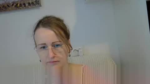 sunny__mood online show from 15, 4, 2026