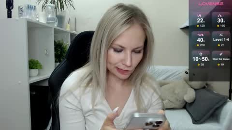 Naomi online show from 17, 10, 2025