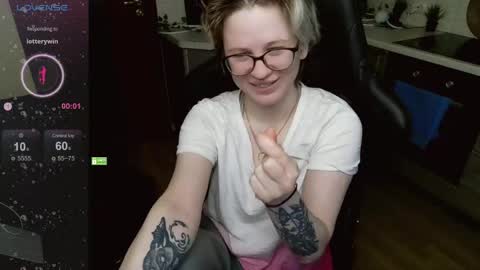 Snapshot of sunny_mood chatting on 27, 5, 2026 sunny mood online show from 27, 5, 2026