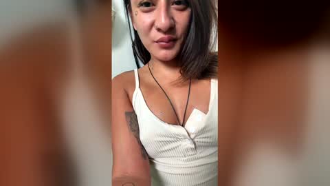 Snapshot of sunnybluee chatting on 31, 5, 2026 sunnybluee online show from 31, 5, 2026
