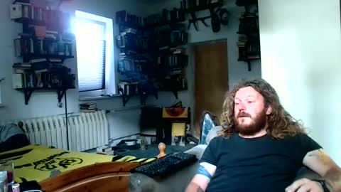 Snapshot of sunr1sa chatting on 16, 7, 2026 sunr1sa online show from 16, 7, 2026