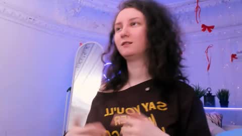 Snapshot of sunshine_blaze chatting on 3, 3, 2026 Alice online show from 3, 3, 2026