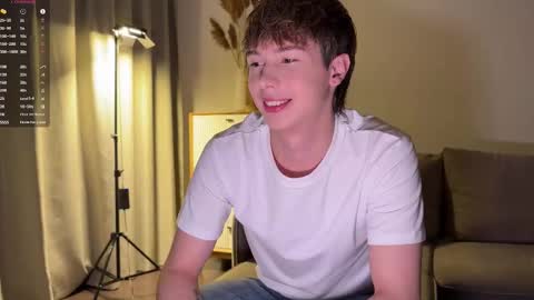 Snapshot of sunshinealex chatting on 8, 10, 2025 sunshinealex online show from 8, 10, 2025