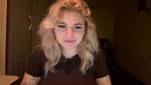 Snapshot of sunshinyflash chatting on 20, 11, 2025 sunshinyflash online show from 20, 11, 2025