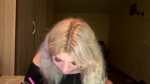 Snapshot of sunshinyflash chatting on 29, 11, 2025 sunshinyflash online show from 29, 11, 2025