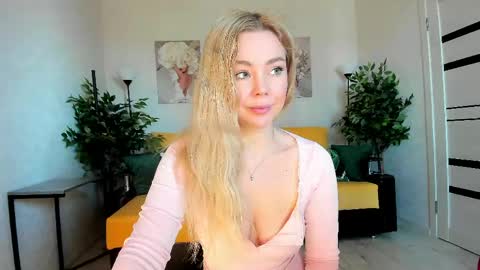 Snapshot of super_peach chatting on 22, 4, 2026 Jenn online show from 22, 4, 2026