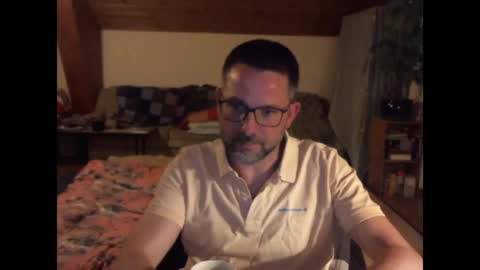 supersquirrel81 online show from 15, 4, 2026