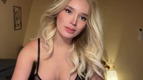 Mia online show from 17, 11, 2025